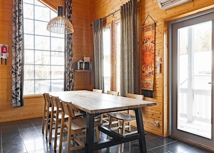 Liinavaatteet Loppusiivous Poreallas شاليه